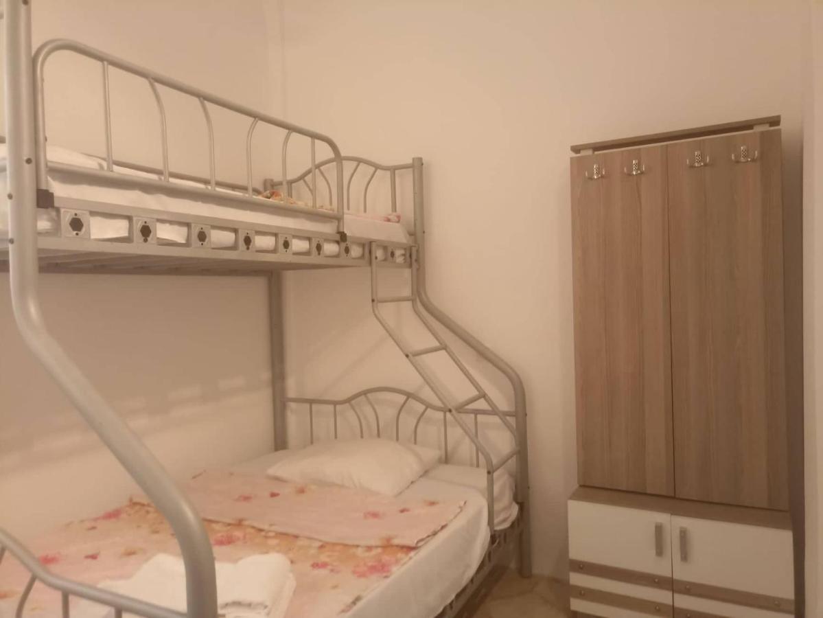Bis-A Guesthouse Махінджаурі Екстер'єр фото