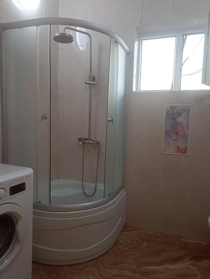 Bis-A Guesthouse Махінджаурі Екстер'єр фото