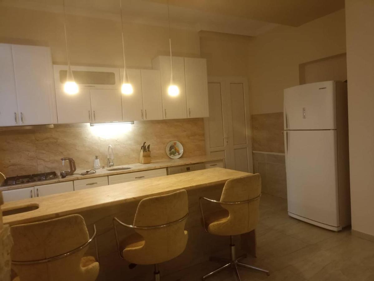 Bis-A Guesthouse Махінджаурі Екстер'єр фото