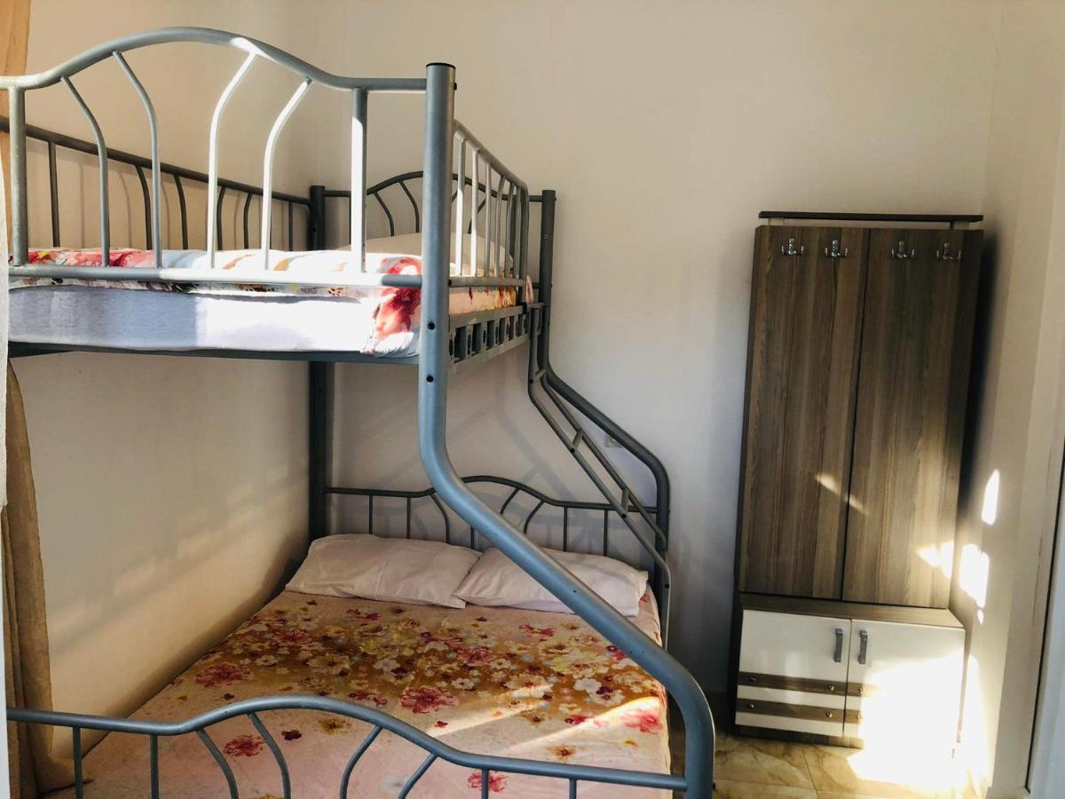 Bis-A Guesthouse Махінджаурі Екстер'єр фото