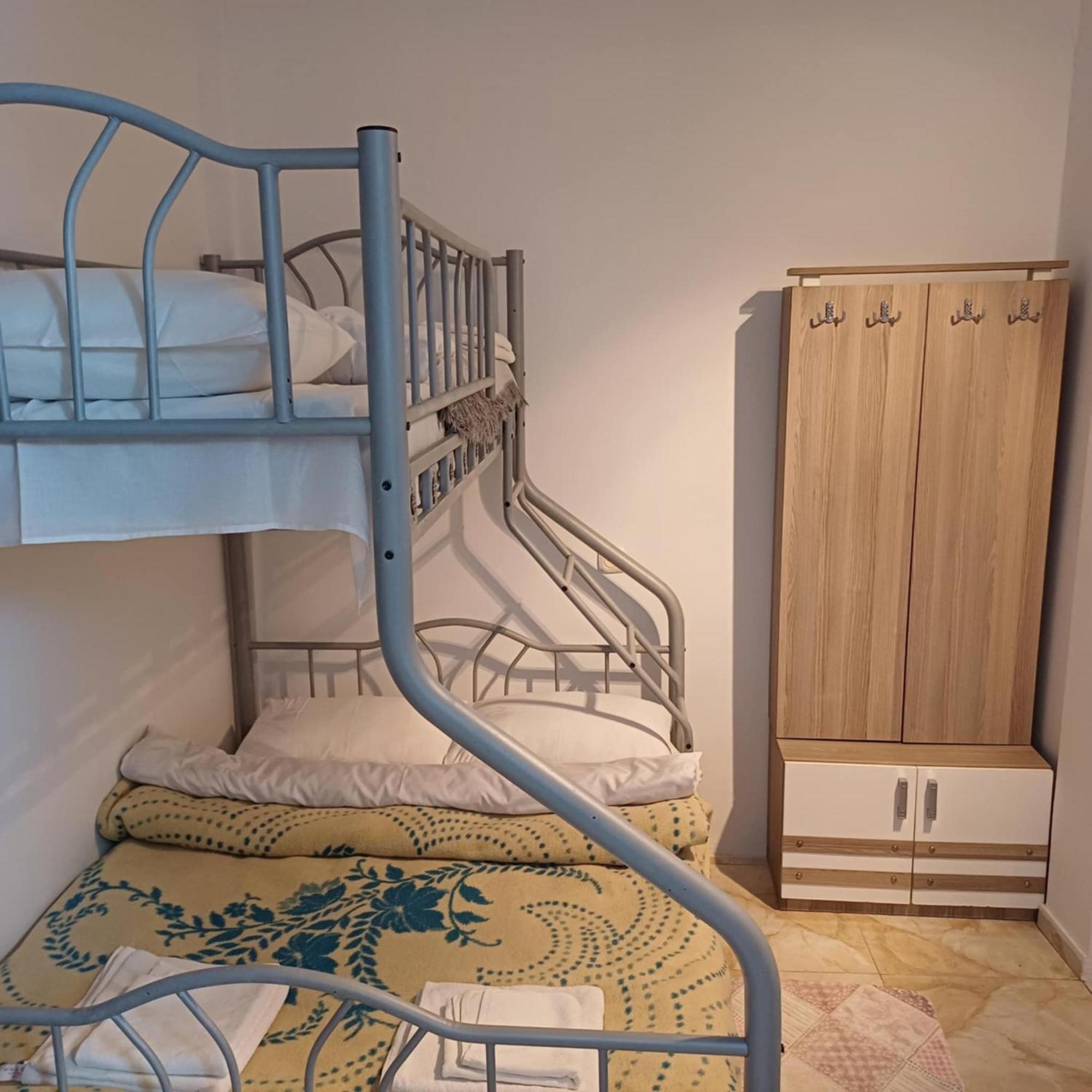 Bis-A Guesthouse Махінджаурі Екстер'єр фото
