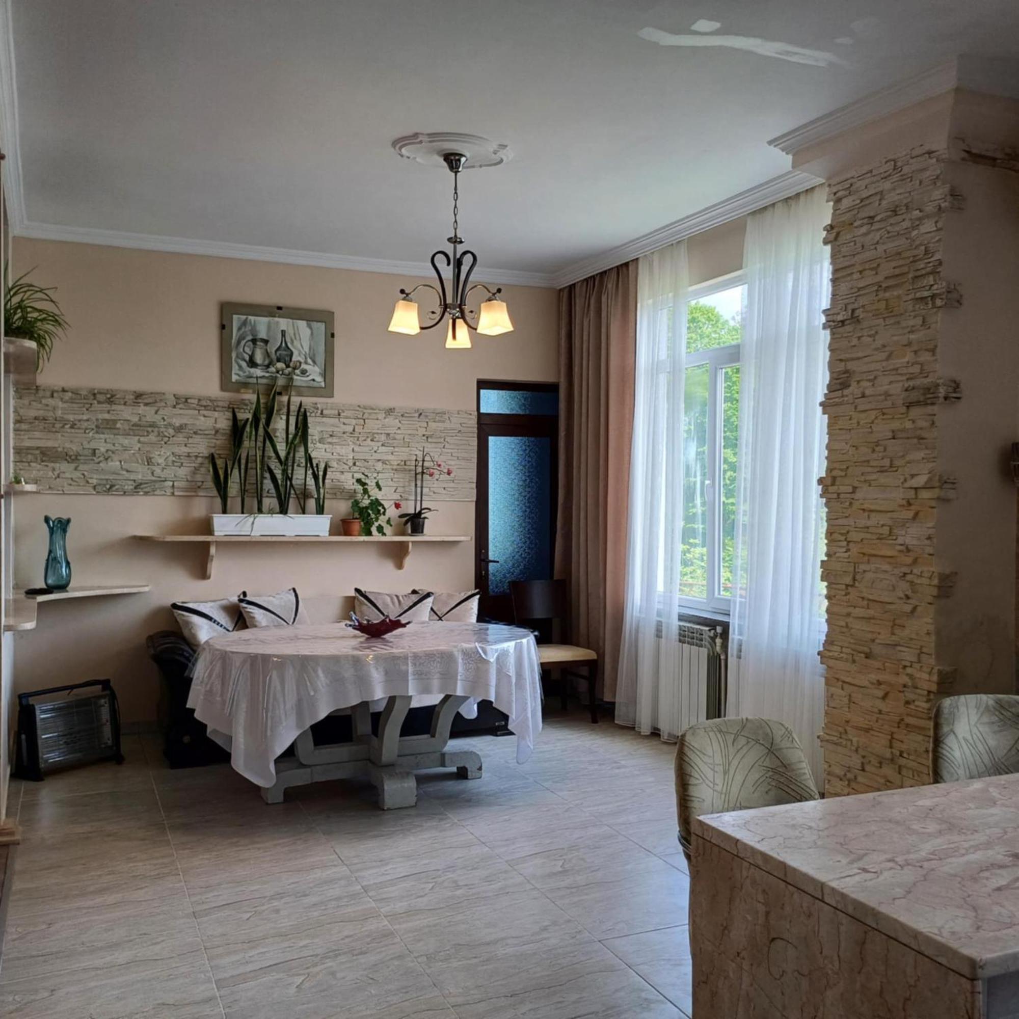 Bis-A Guesthouse Махінджаурі Екстер'єр фото