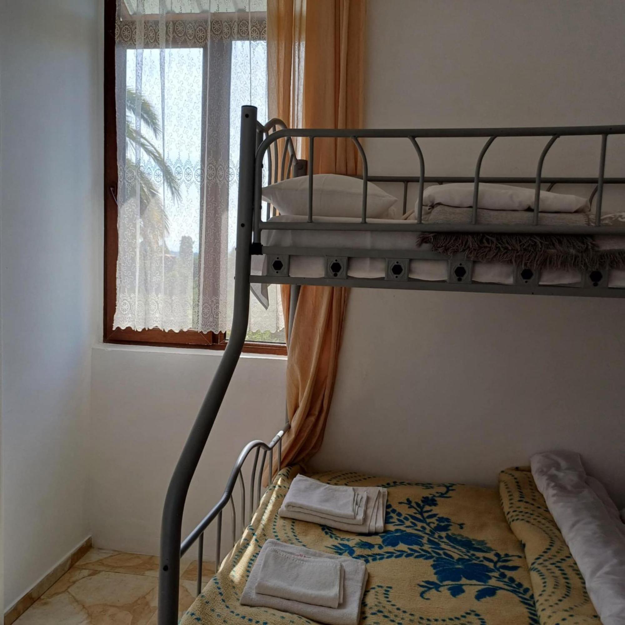 Bis-A Guesthouse Махінджаурі Екстер'єр фото