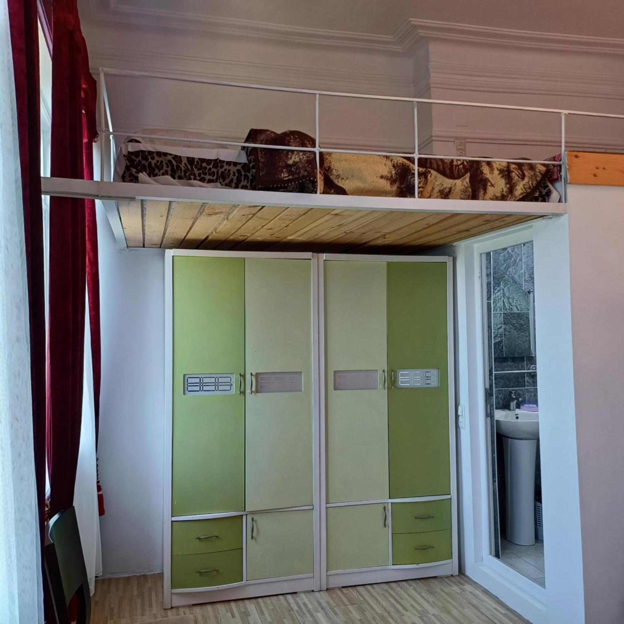 Bis-A Guesthouse Махінджаурі Екстер'єр фото